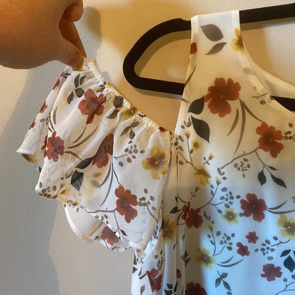 Cold Shoulder Fall Dress - Picture 4 of 4